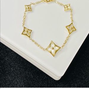 Meet your Posher, Marie